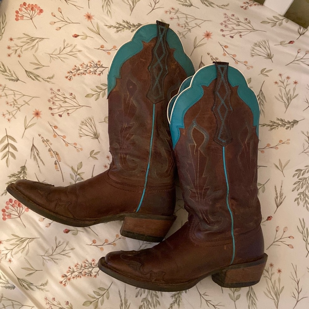 Square Toe Ariat Boots